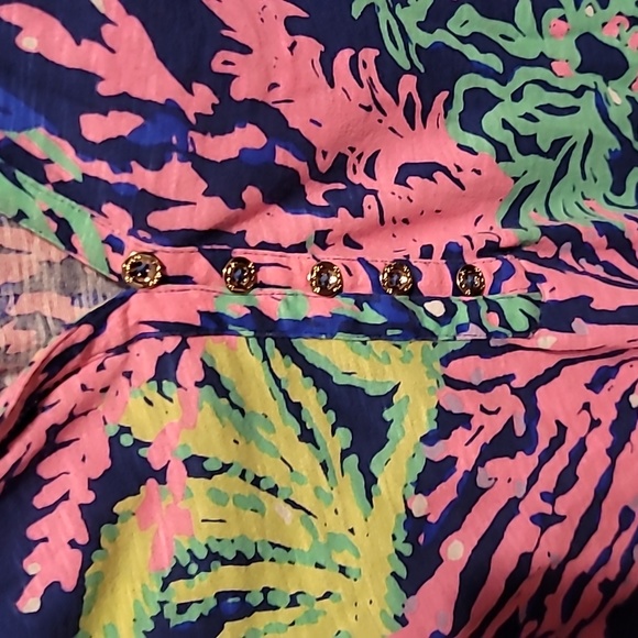 Lilly Pulitzer Essie sleeveless shirt - Picture 4 of 5